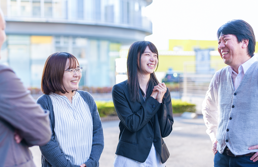 男女4名の写真